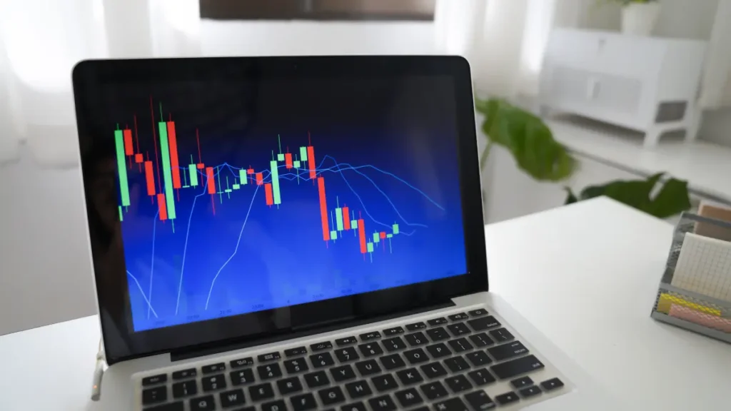 how to spot crypto chart patterns?